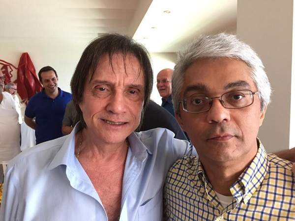  Zé Mario se encontrou com Roberto Carlos no aniversário de 80 anos de Boni, amigo dos dois, no Rio. Foto: Acervo pessoal