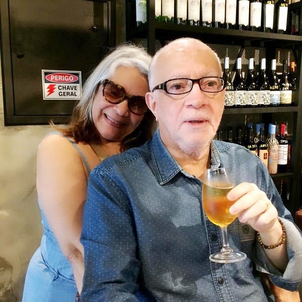 Fernando no bar do Maksoud Plaza com a mulher, Nadir das Neves, paulistana que aprendeu a fazer um acarajé inesquecível. Foto: Acervo pessoal