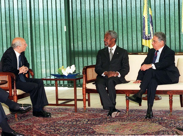 Quando secretário da Unctad, das Nações Unidas, com o então presidente Fernando Henrique e o secretário-geral da ONU, Kofi Annan, no Palácio do Planalto. Foto: José Paulo Lacerda/AE